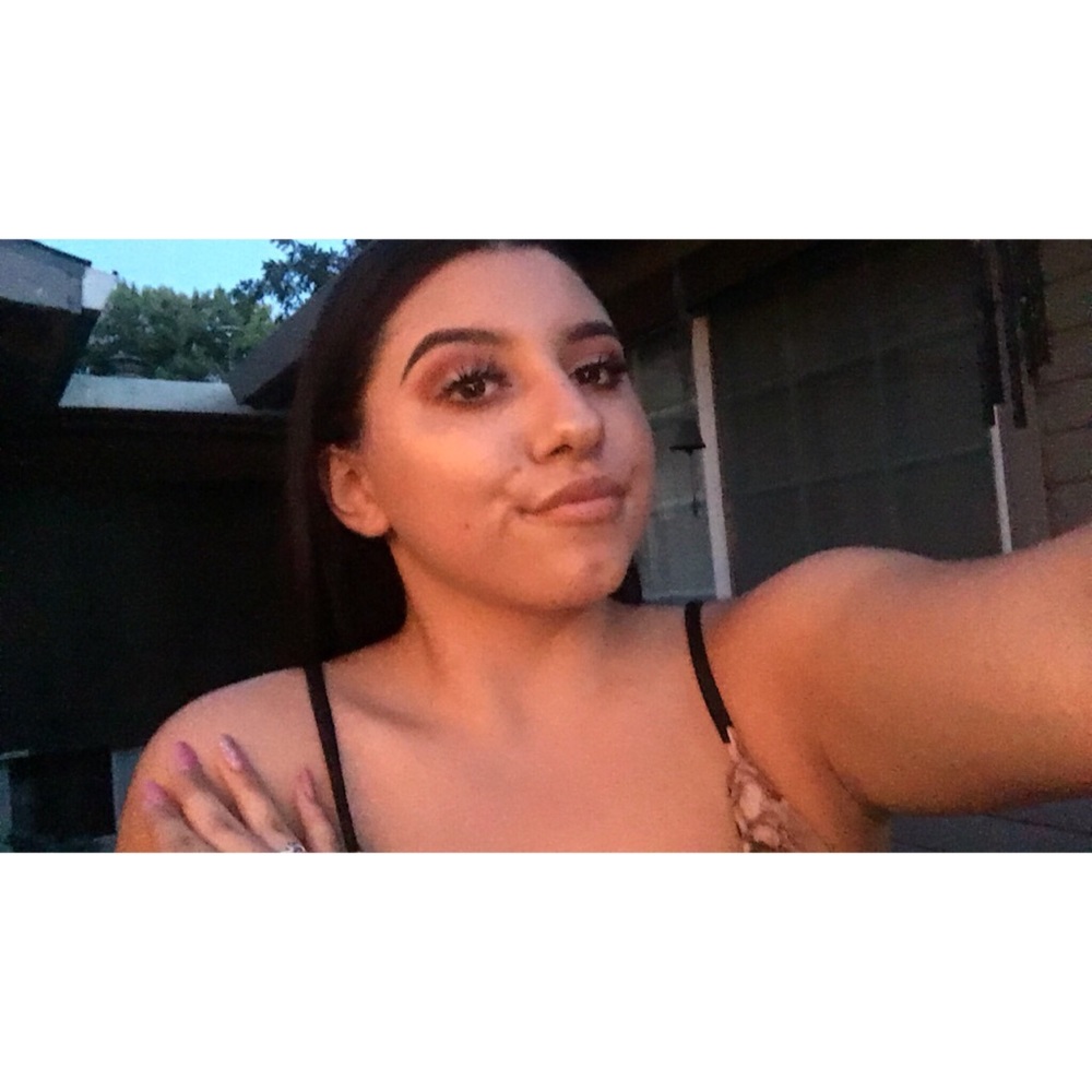 Meet your Posher, Destiny